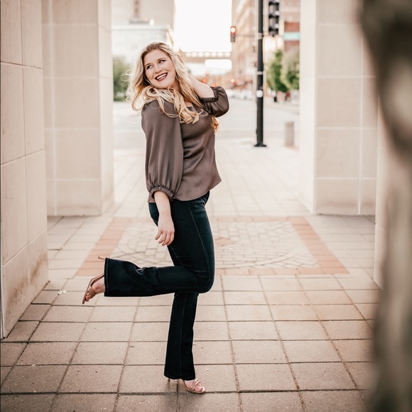 Meet your Posher, Whitney - Picture 3 of 5